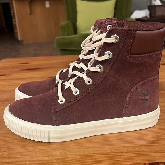 Timberland Women’s Skyla Bay size 6 Burgundy Suede Sneaker Boot - Picture 3 of 13